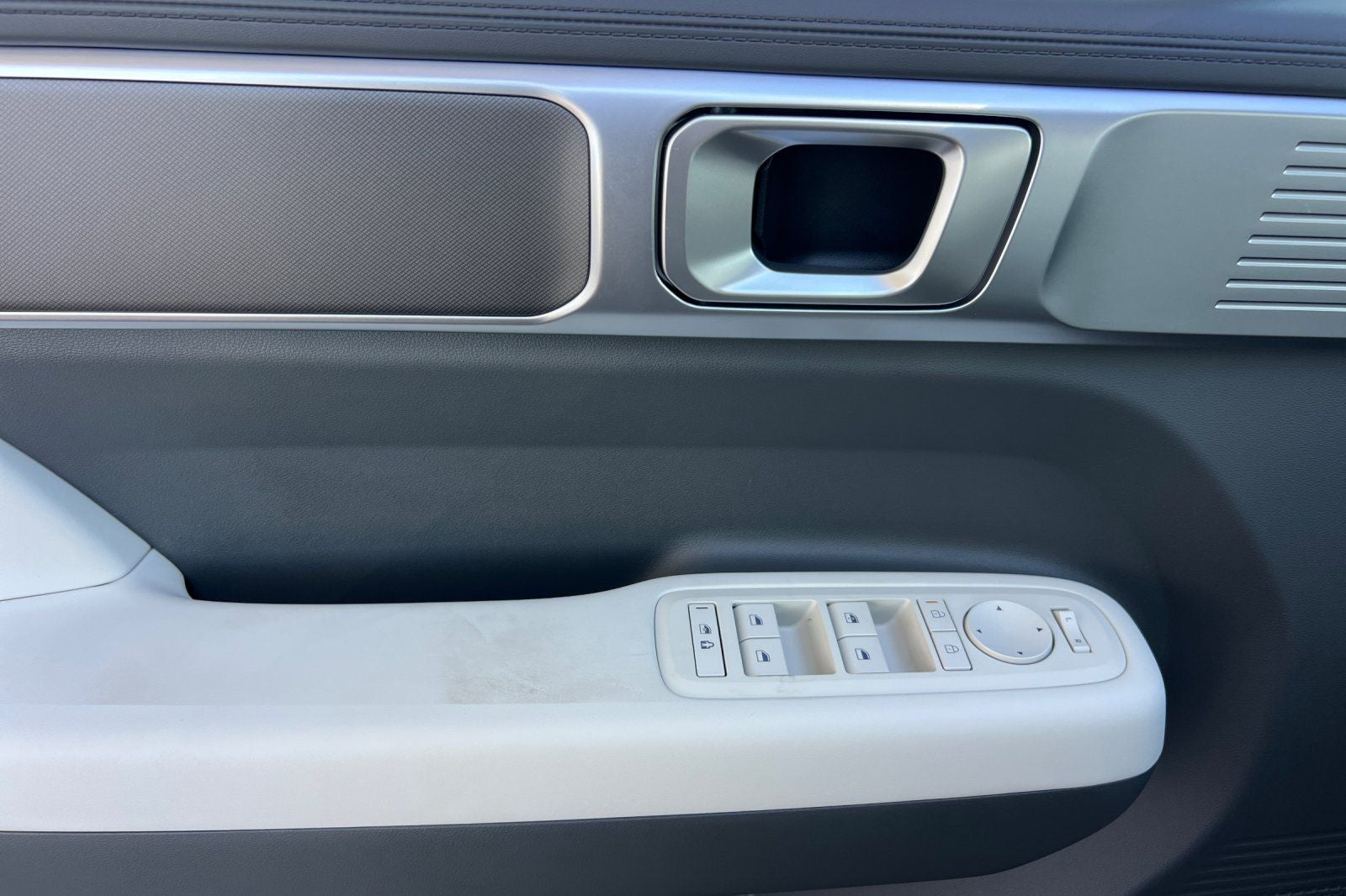 2027 Hyundai SANTA FE HYBRID SE