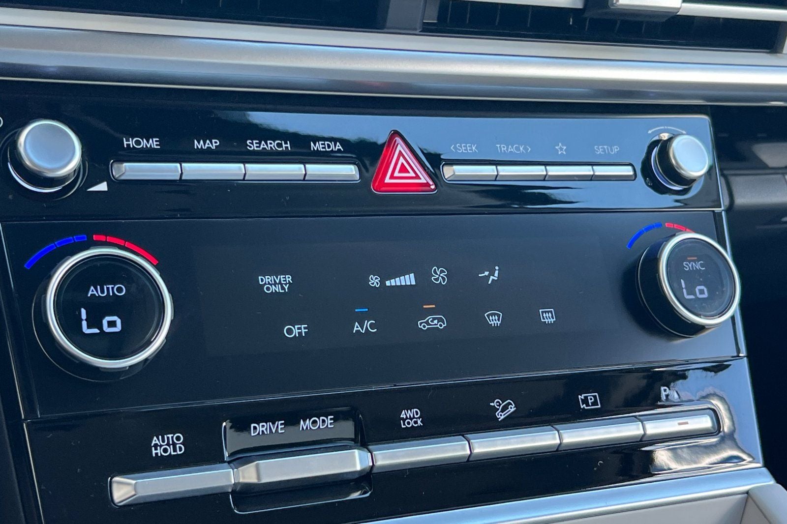 2027 Hyundai SANTA FE HYBRID SE