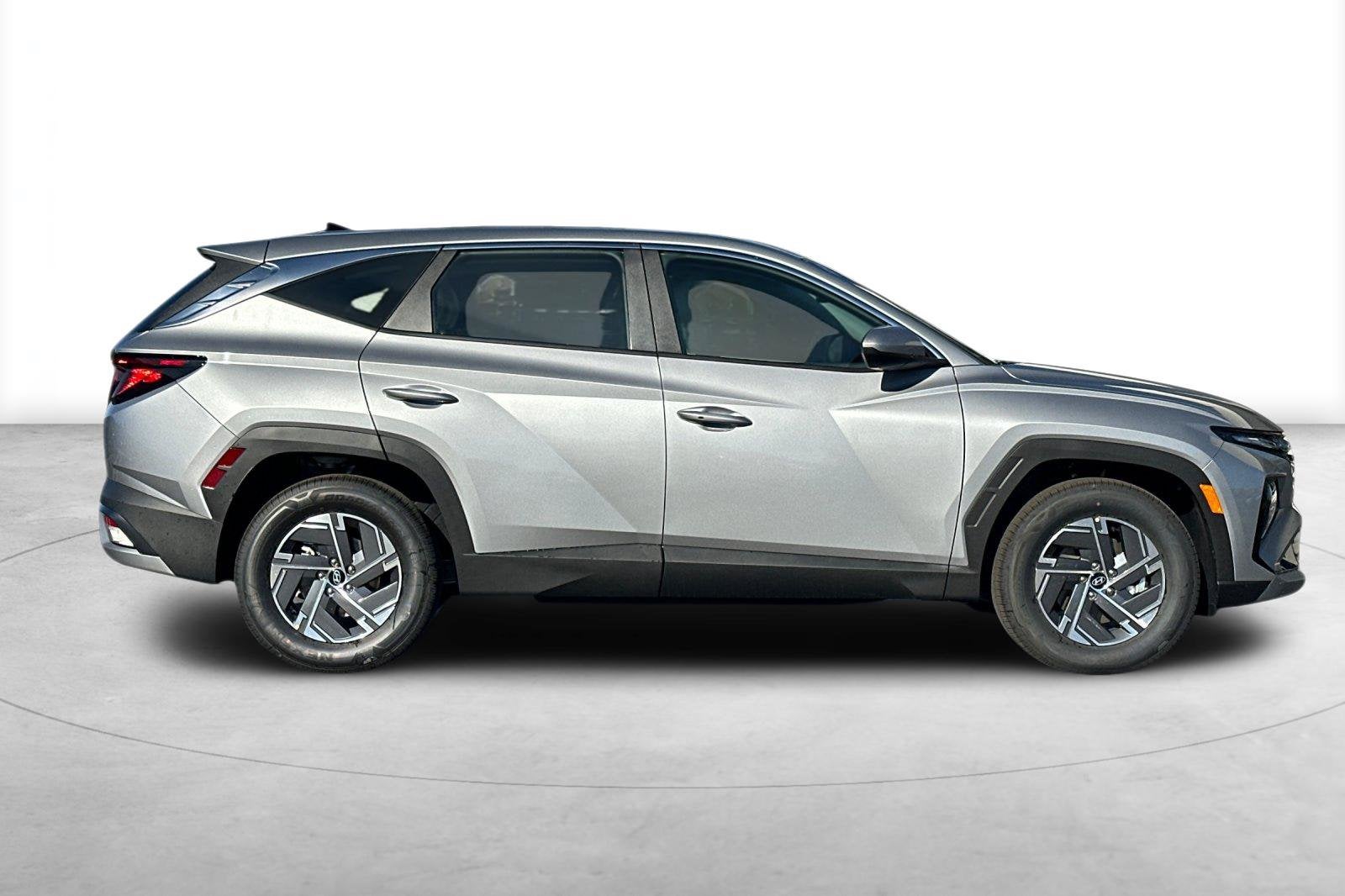 2026 Hyundai TUCSON HYBRID SE