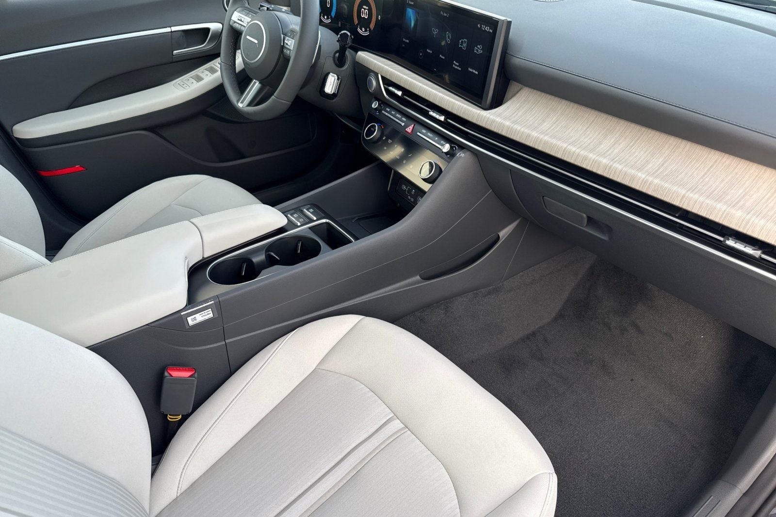 2026 Hyundai SONATA HYBRID SEL