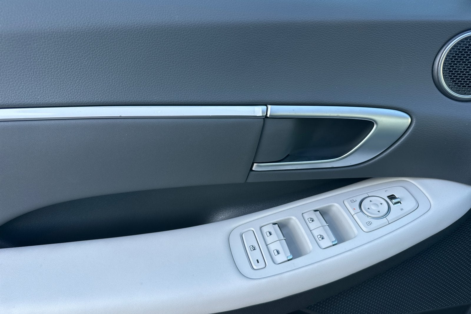 2027 Hyundai SONATA HYBRID SEL