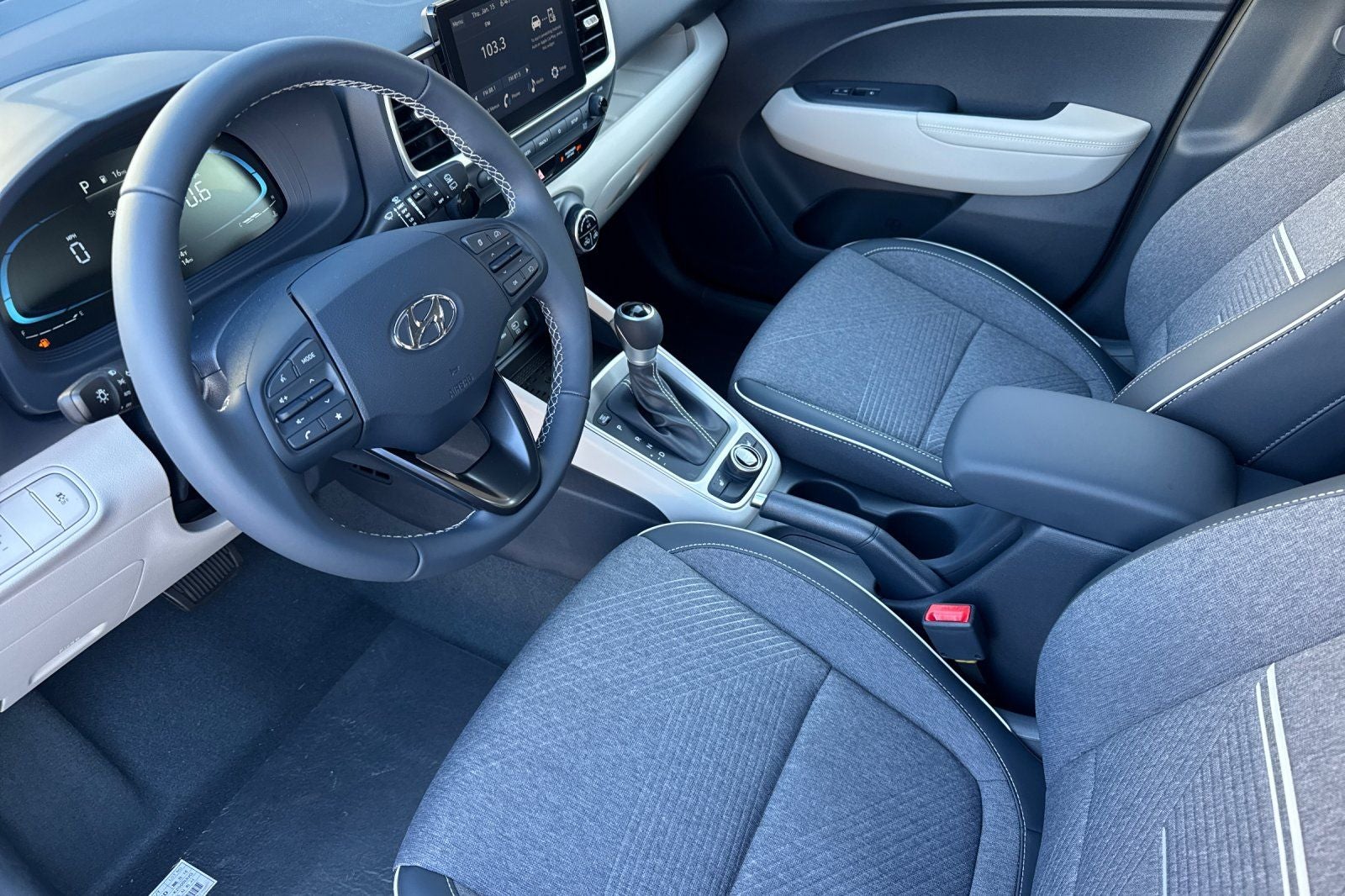 2026 Hyundai VENUE SEL W/Two-Tone Roof