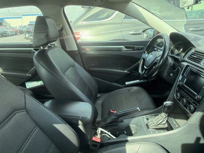 2017 Volkswagen Passat 1.8T R-Line