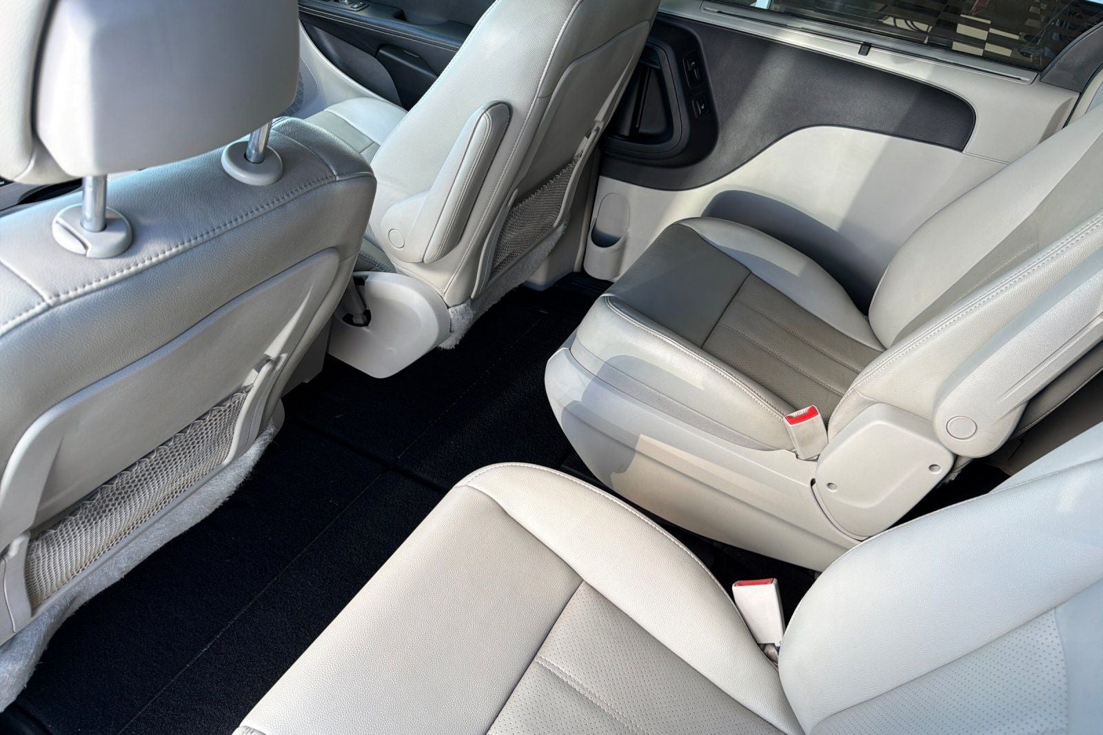 2012 Chrysler Town & Country Touring-L