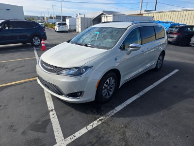 2020 Chrysler Pacifica Hybrid Limited