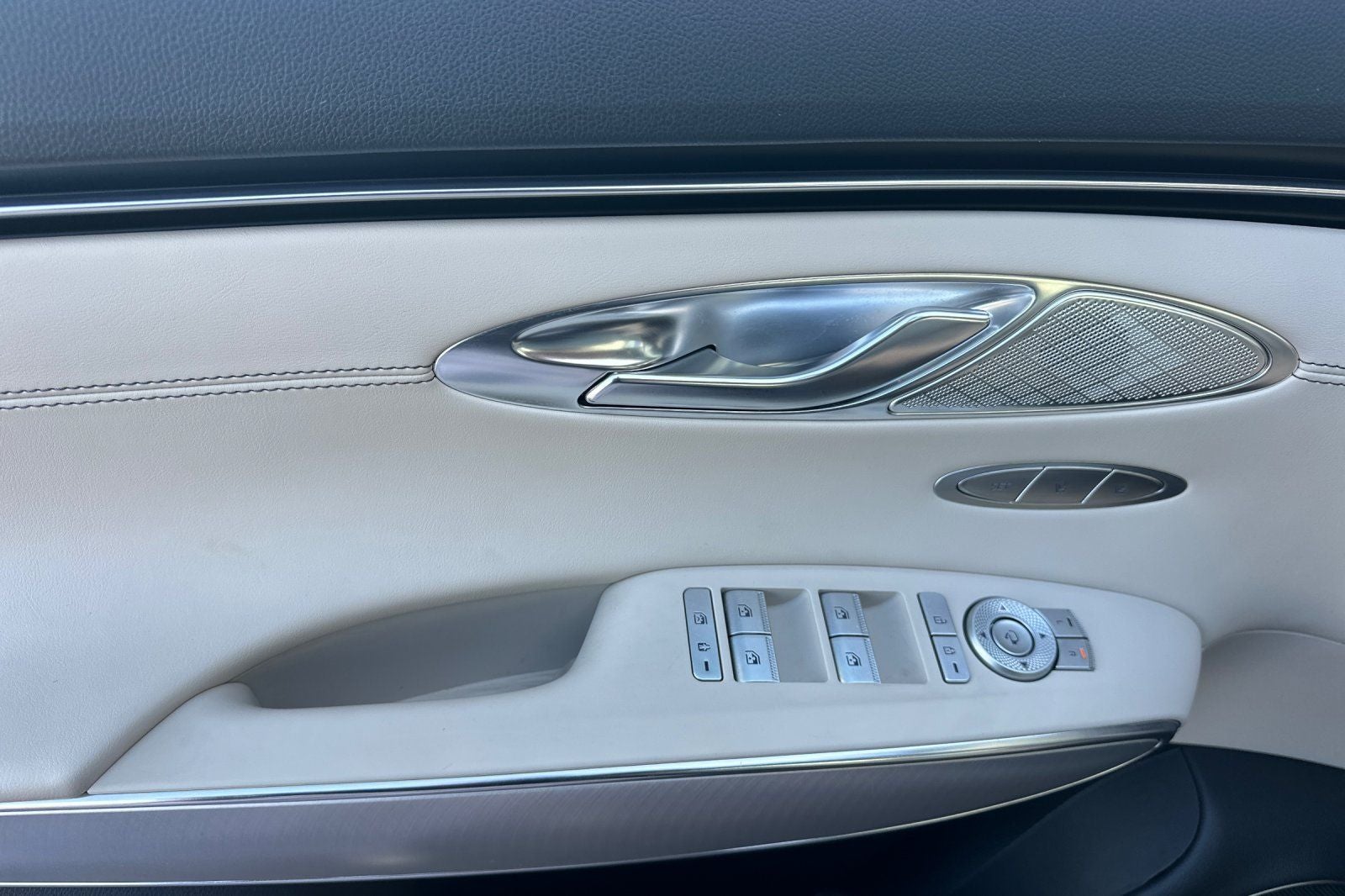 2024 Genesis GV70 2.5T Select
