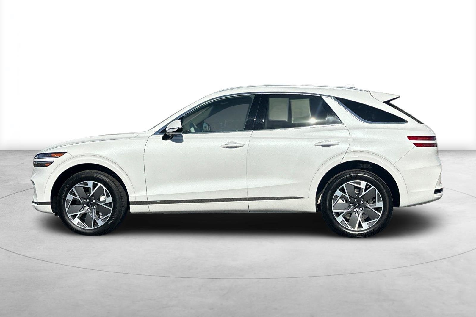 2026 Genesis Electrified GV70 19"