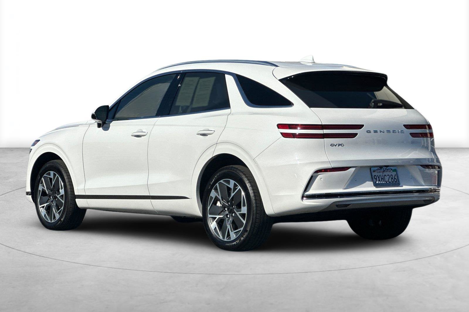 2026 Genesis Electrified GV70 19"