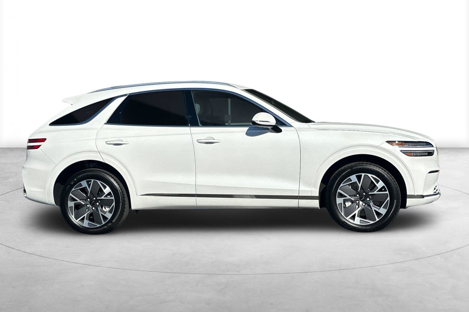 2026 Genesis Electrified GV70 19"