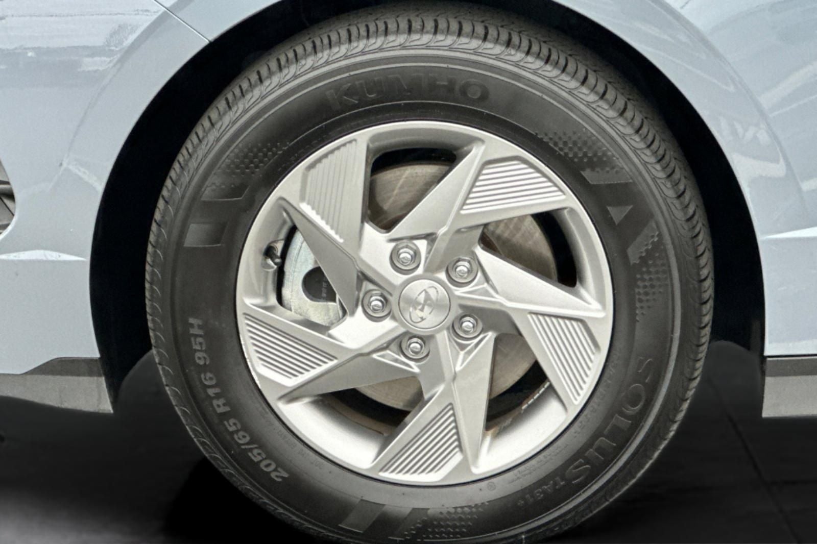 2025 Hyundai SONATA SE