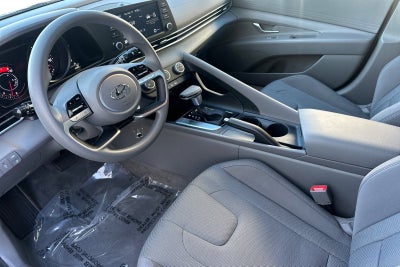 2023 Hyundai ELANTRA SE