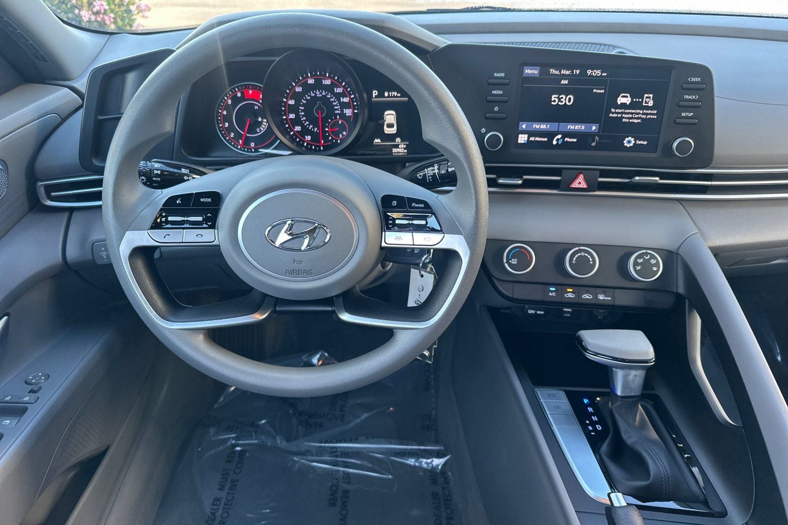 2023 Hyundai ELANTRA SE