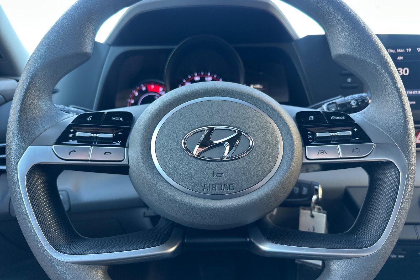 2023 Hyundai ELANTRA SE