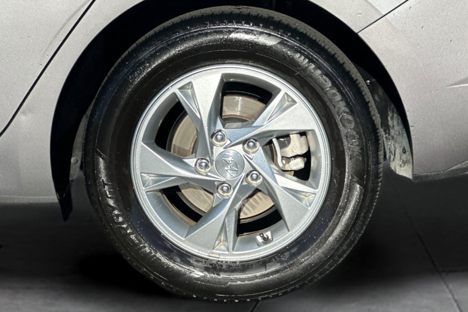 2023 Hyundai ELANTRA SE