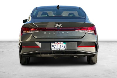 2026 Hyundai ELANTRA SE