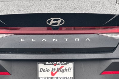 2025 Hyundai ELANTRA SE