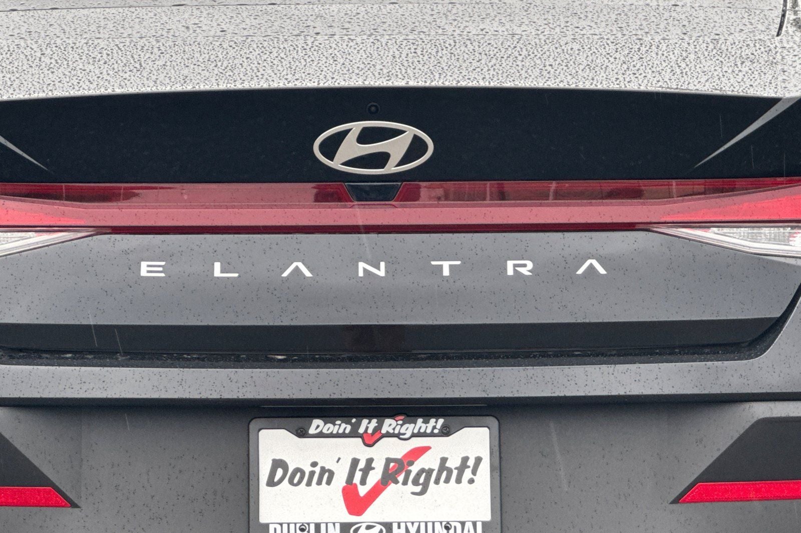 2025 Hyundai ELANTRA SE