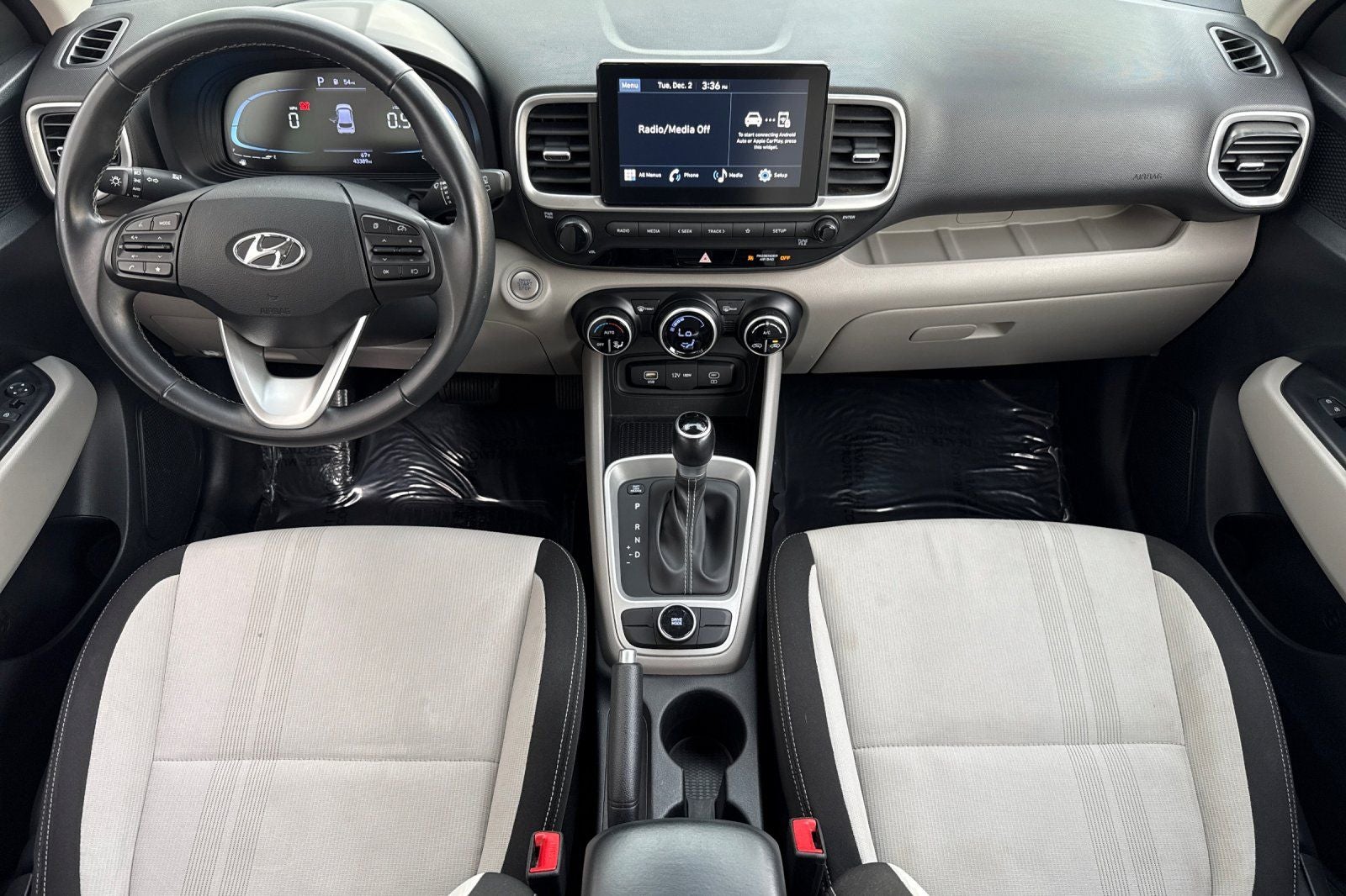 2024 Hyundai VENUE SEL