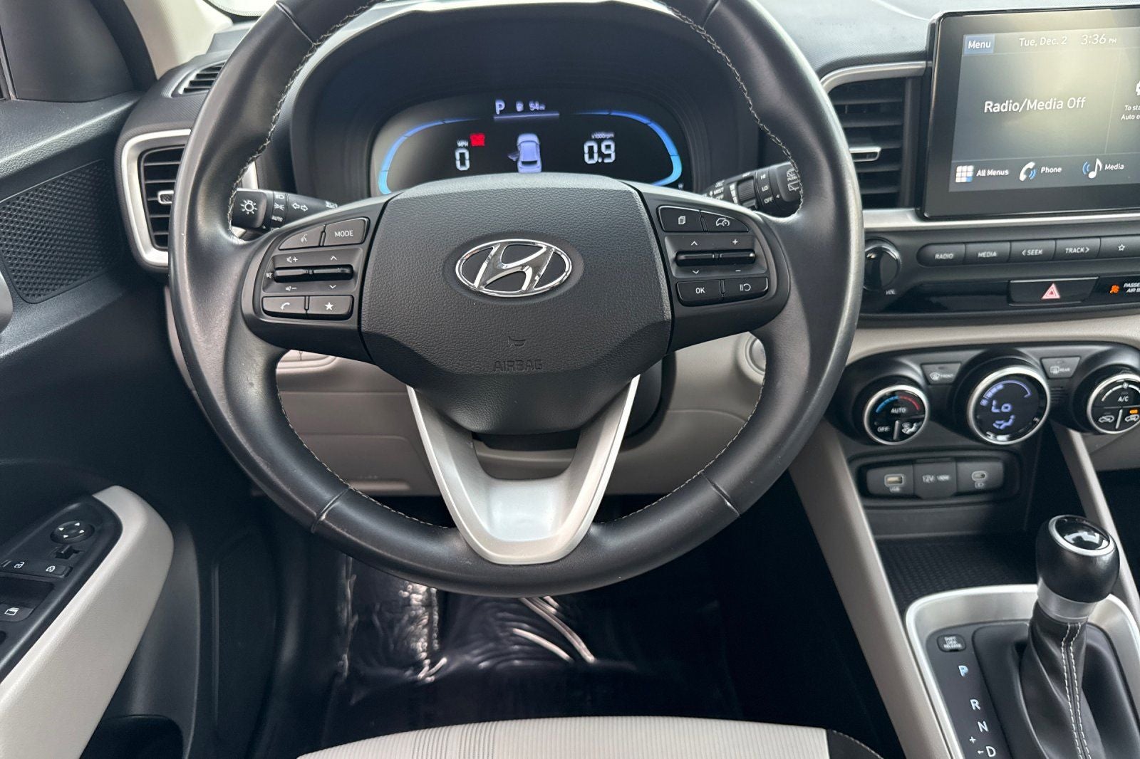 2024 Hyundai VENUE SEL