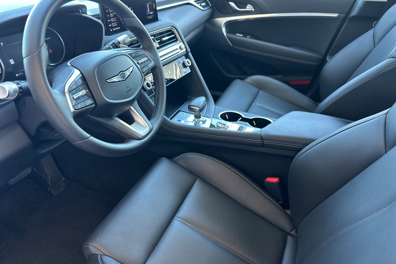 2025 Genesis G70 2.5T