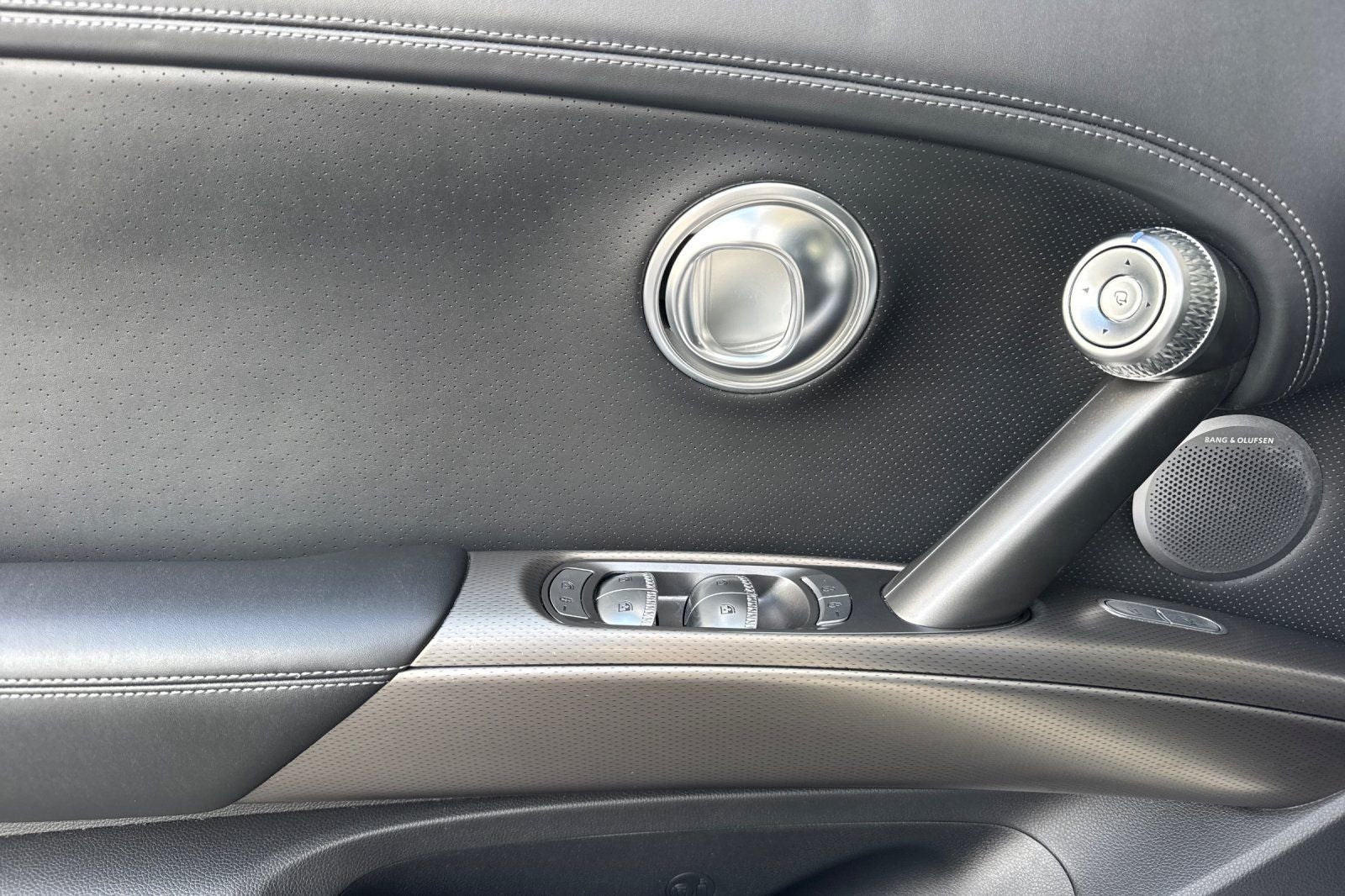 2023 Genesis GV60 Advanced