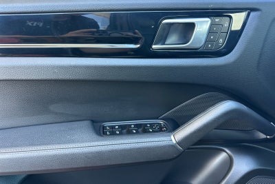 2023 Porsche Cayenne Platinum Edition