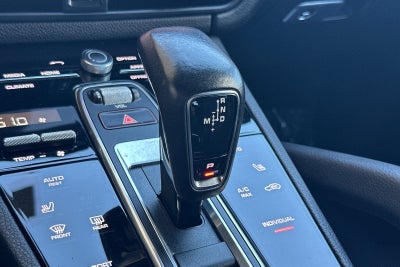 2023 Porsche Cayenne Platinum Edition