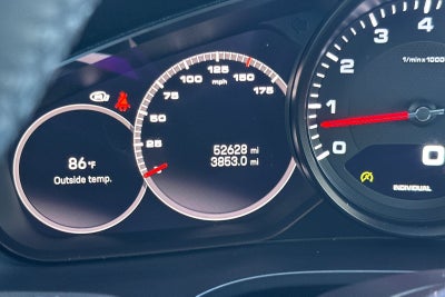 2023 Porsche Cayenne Platinum Edition